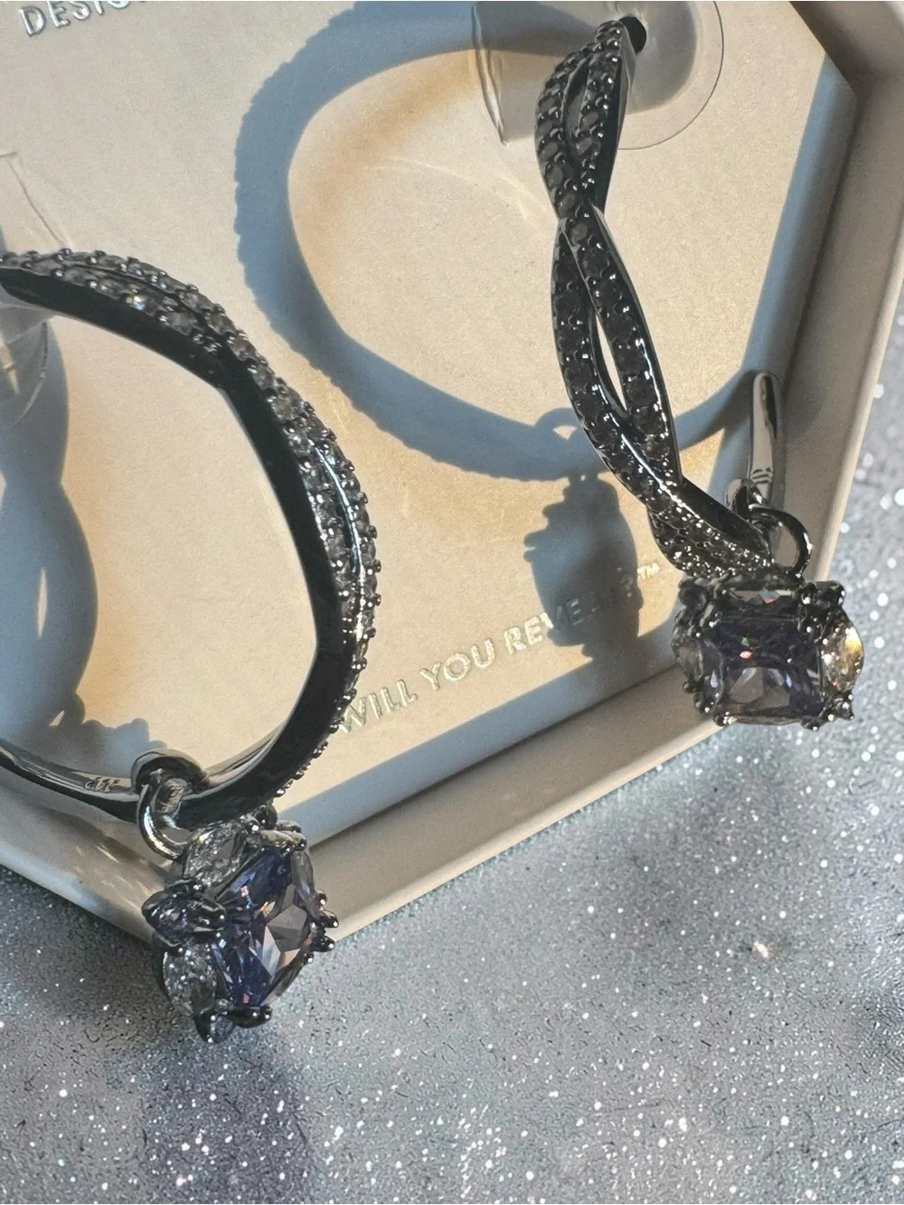 Bomb Party silver tone
